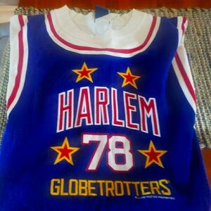 Globetrotters tshirt like new vintage